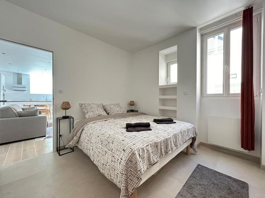 Chez Aya Apartment Еперне Екстериор снимка