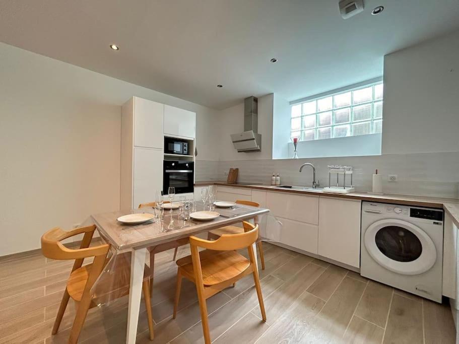 Chez Aya Apartment Еперне Екстериор снимка